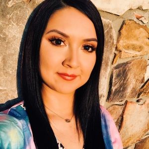 Meet your Posher, Alejandra